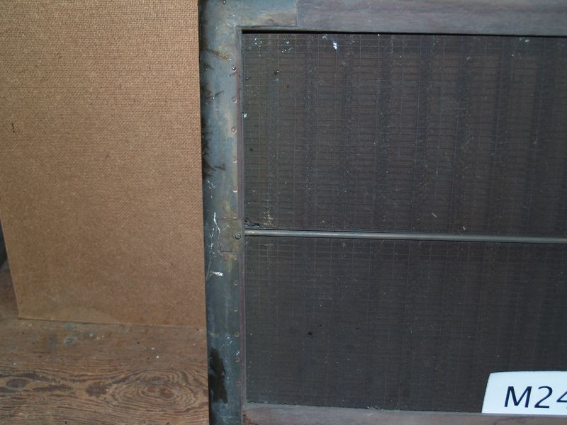 M242b Close up of end of mould and deckle
