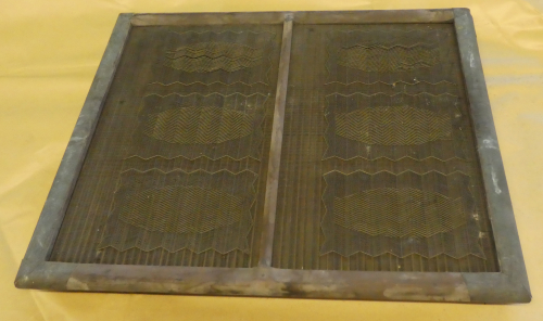 M180 Two sheet moulds with complex herring bone